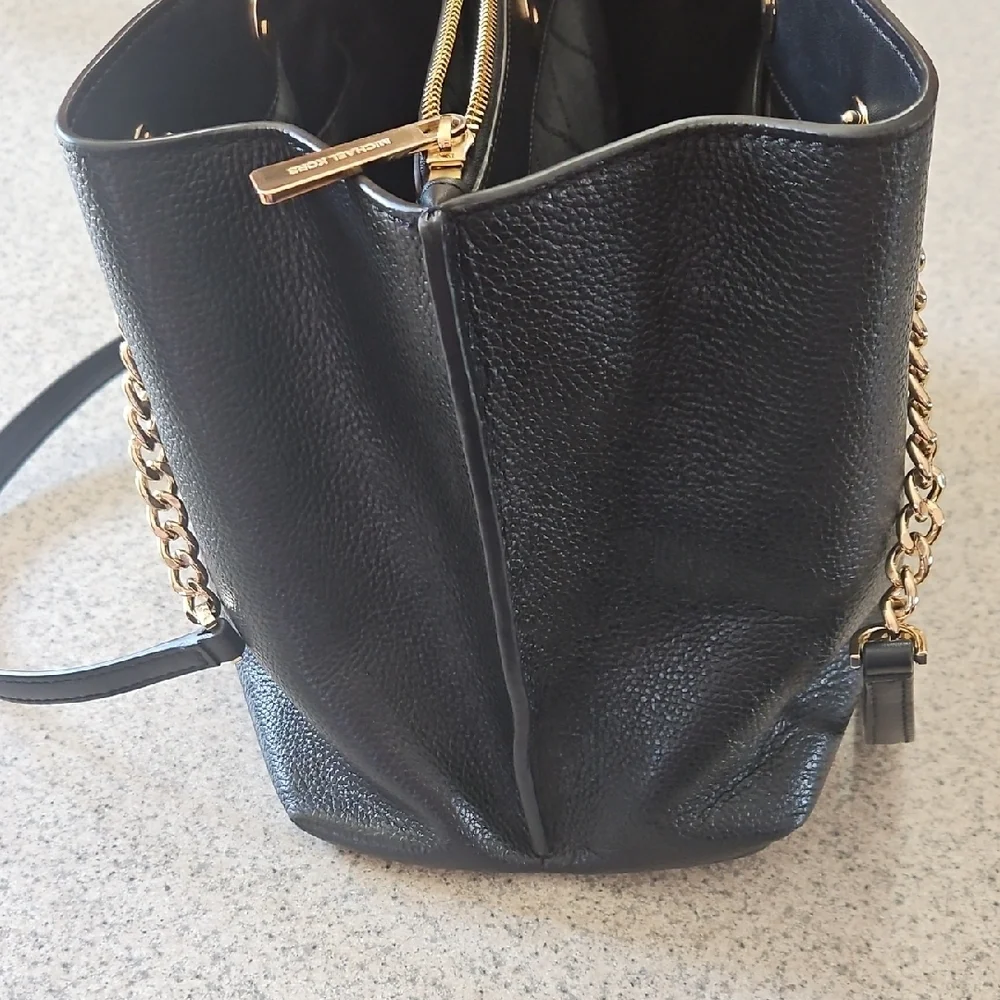 Michael Kors Black Shoulder Bag with Gold Accents - Picture 6 of 8